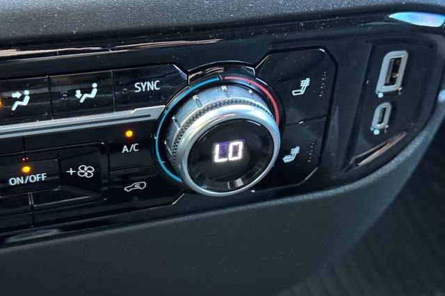 Used 2025 GMC Sierra 1500 Elevation image 30