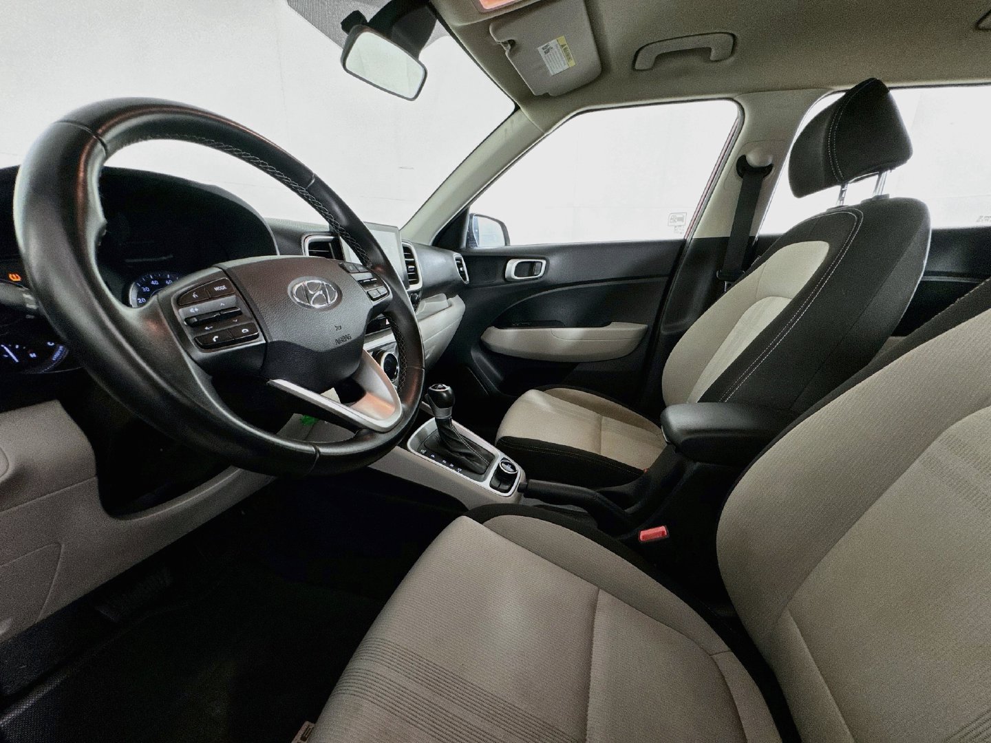 Used 2021 Hyundai Venue SEL FWD image 18