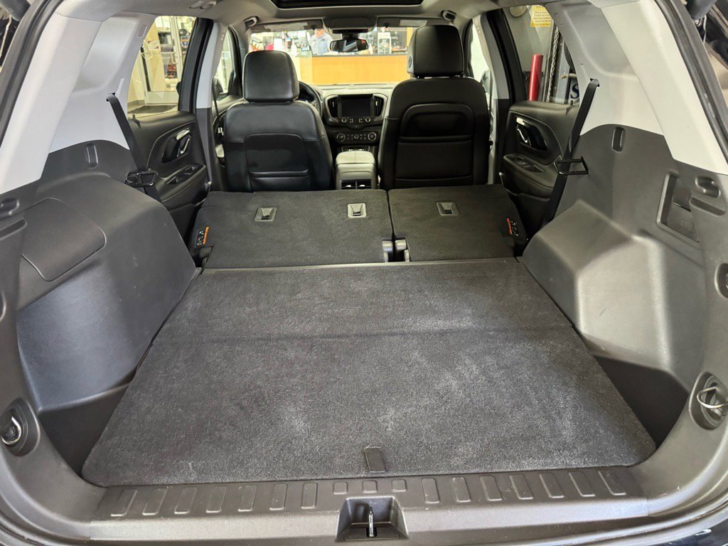 Used 2024 GMC Terrain AT4 w/ Infotainment Package II image 10