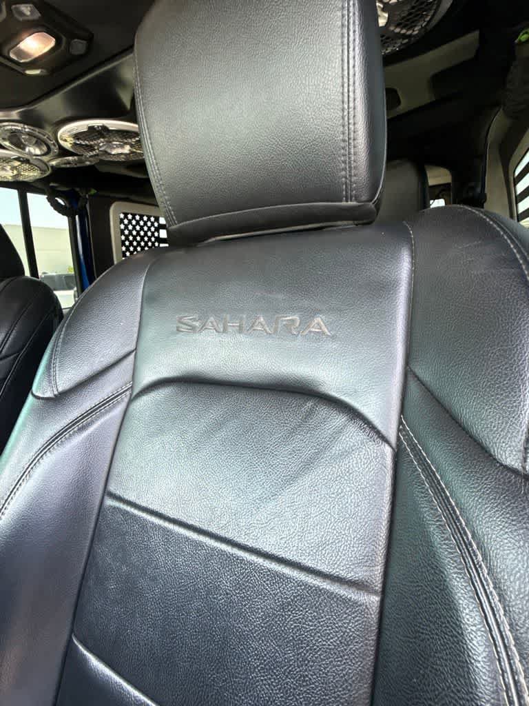 Used 2018 Jeep Wrangler Unlimited Sahara AWD/4WD image 15