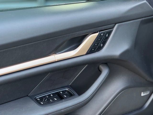 New 2025 Porsche Taycan 4S AWD/4WD image 13