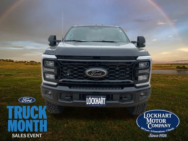 New 2025 Ford F250 XLT w/ Black Appearance Package video 2