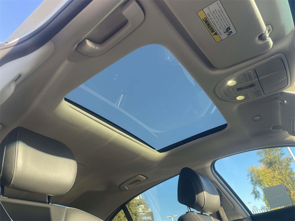 Used 2020 Genesis G70 2.0T w/ Elite Package image 29