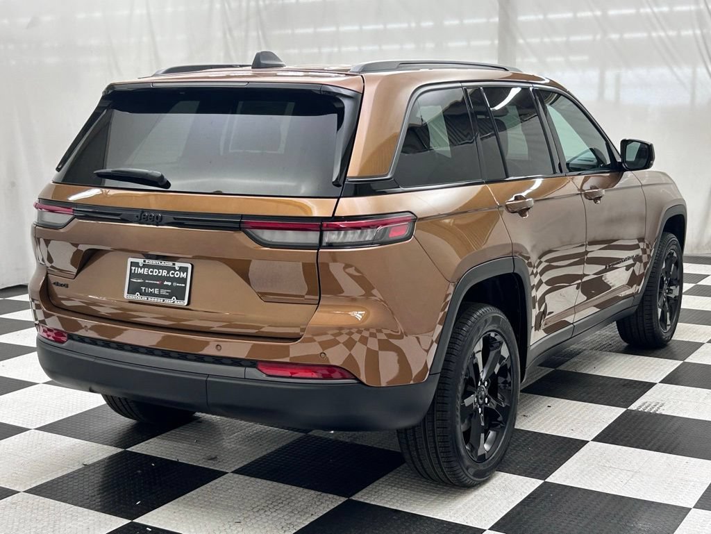 New 2026 Jeep Grand Cherokee Limited w/ Limited Altitude Package AWD/4WD image 7