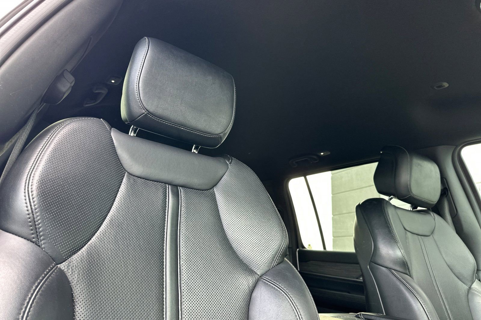 Used 2024 Jeep Wagoneer L Series II w/ Flexible Seating Group image 20