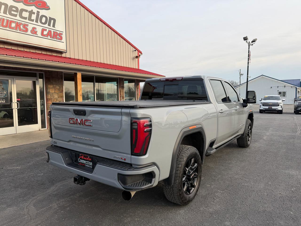 Used 2024 GMC Sierra 2500 AT4 w/ AT4 Premium Plus Package image 4