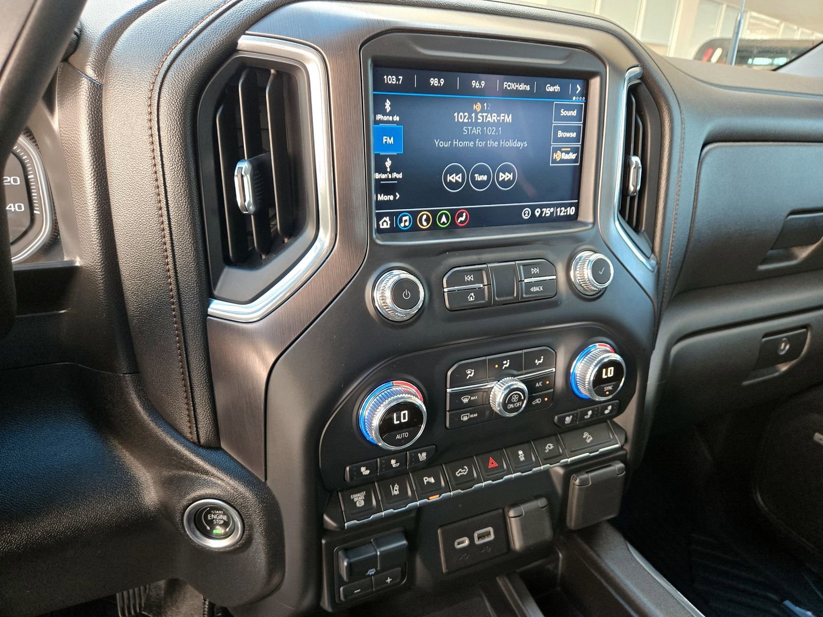 Used 2020 GMC Sierra 2500 AT4 w/ AT4 Premium Package image 16