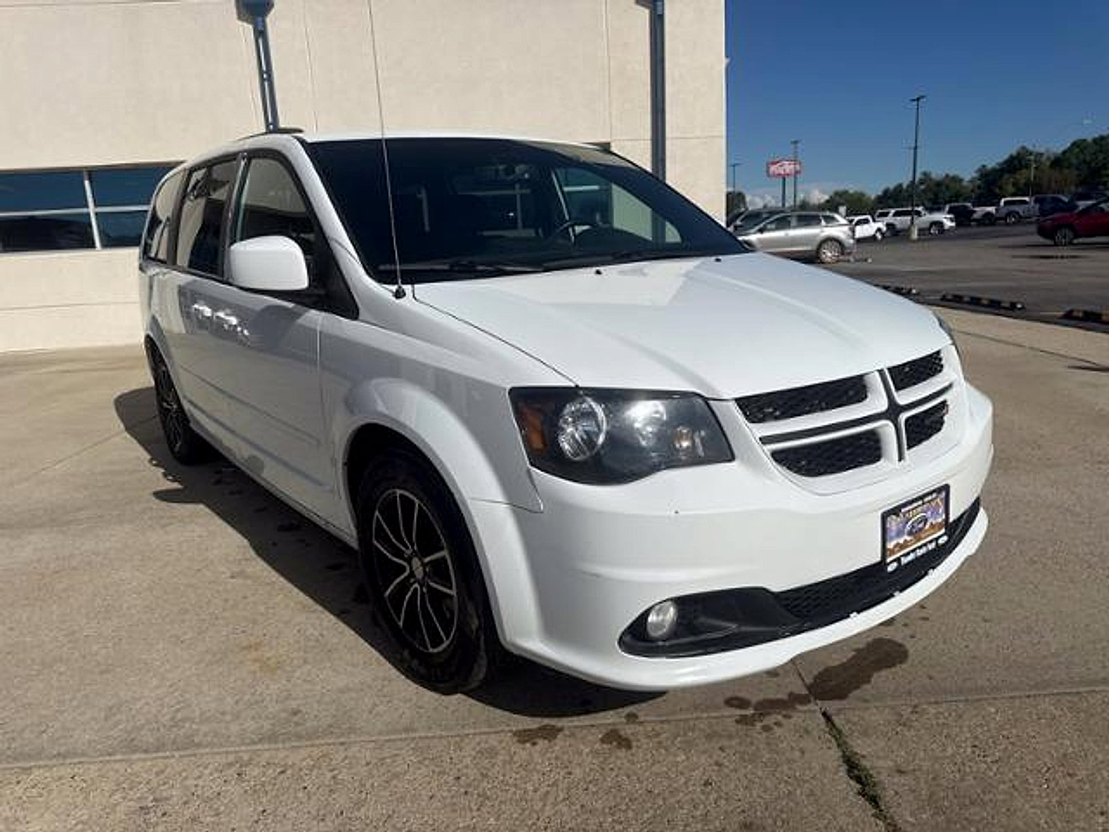 Used 2015 Dodge Grand Caravan R/T w/ Safety Sphere Group FWD image 3