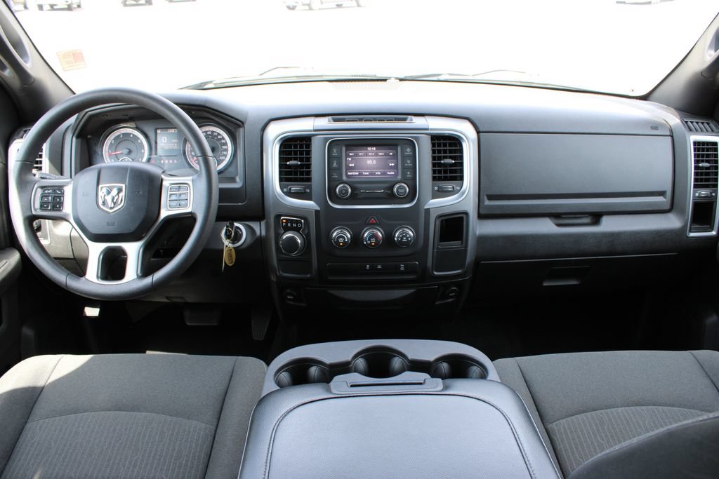 Used 2024 RAM 1500 Warlock RWD image 7