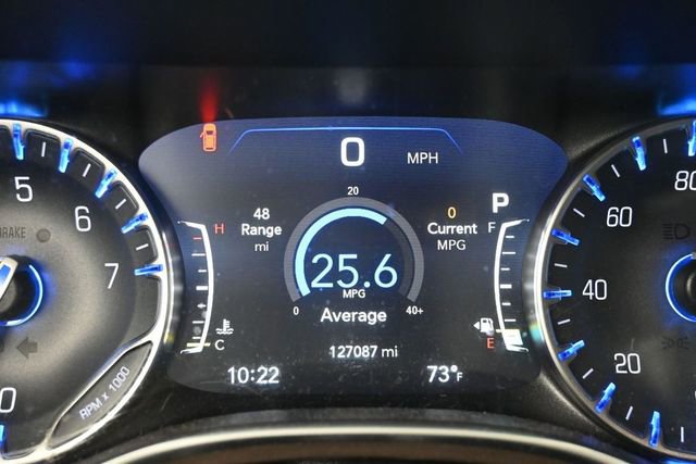 Used 2017 Chrysler Pacifica Touring-L Plus w/ Tire & Wheel Group FWD image 17