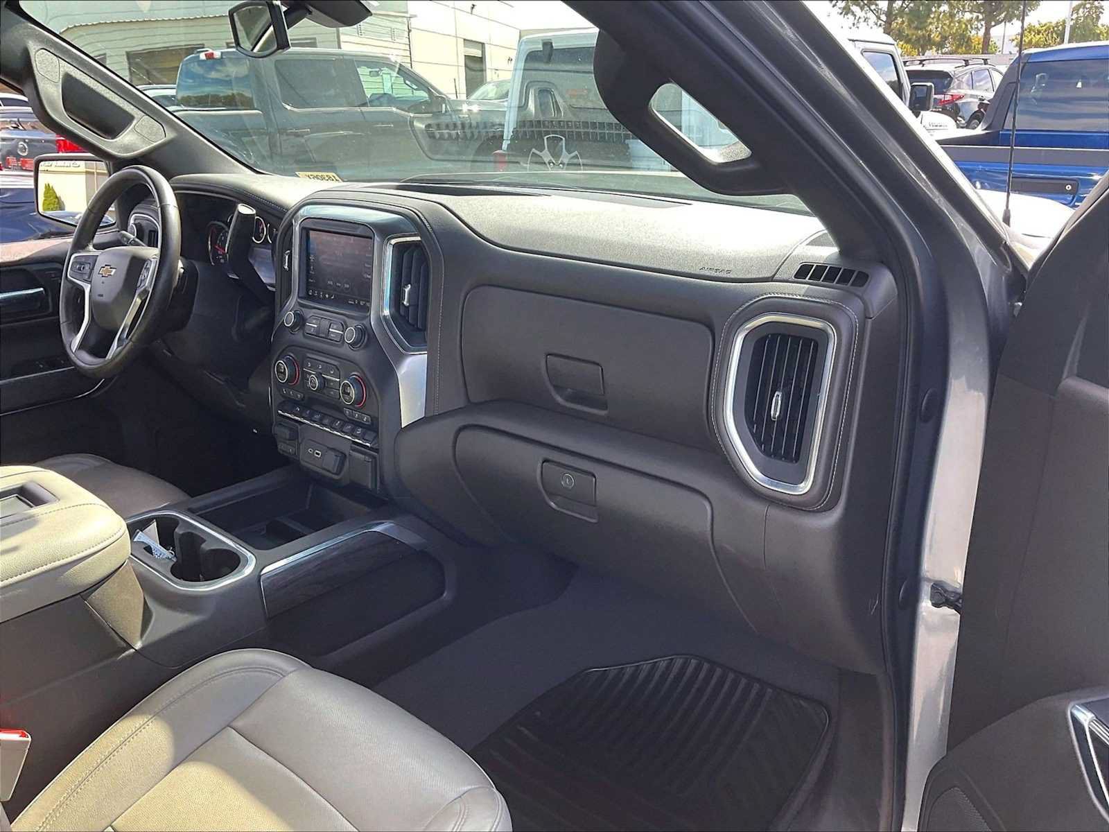 Used 2019 Chevrolet Silverado 1500 LTZ w/ LTZ Plus Package AWD/4WD image 18