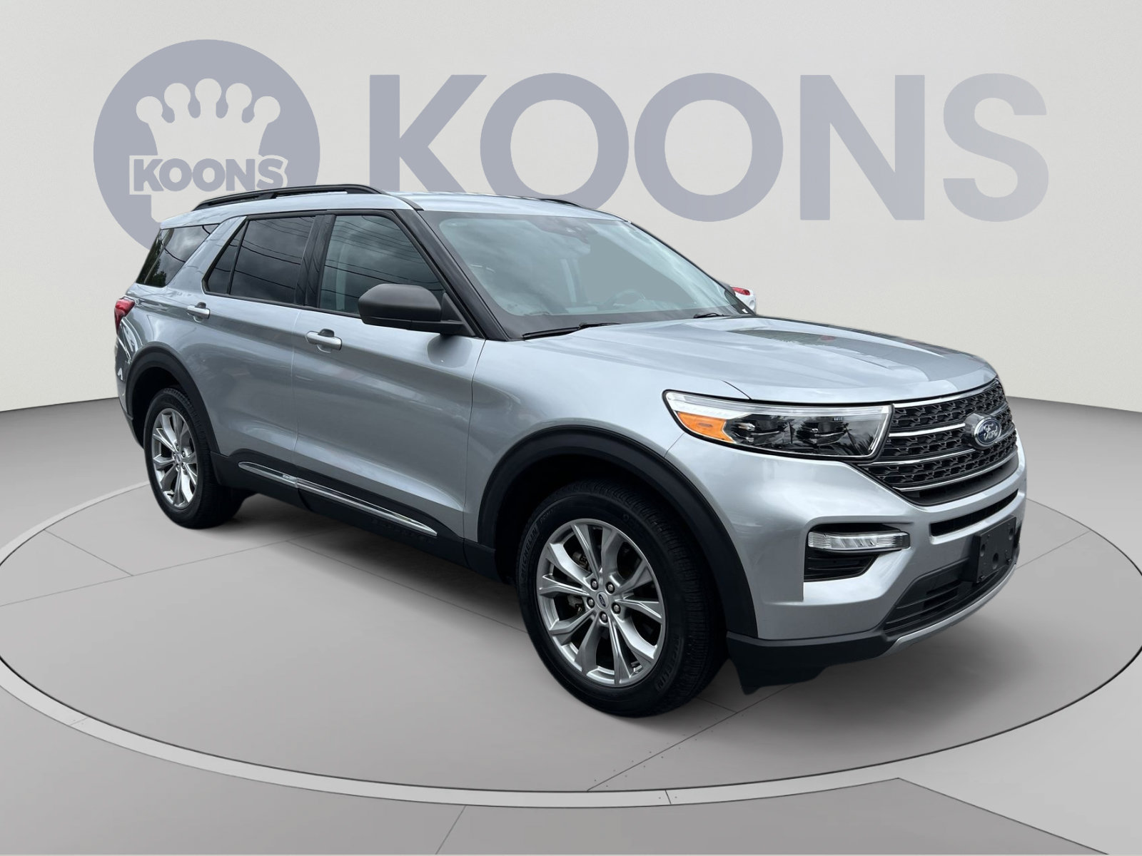 Used 2023 Ford Explorer XLT w/ Equipment Group 202A AWD/4WD image 10