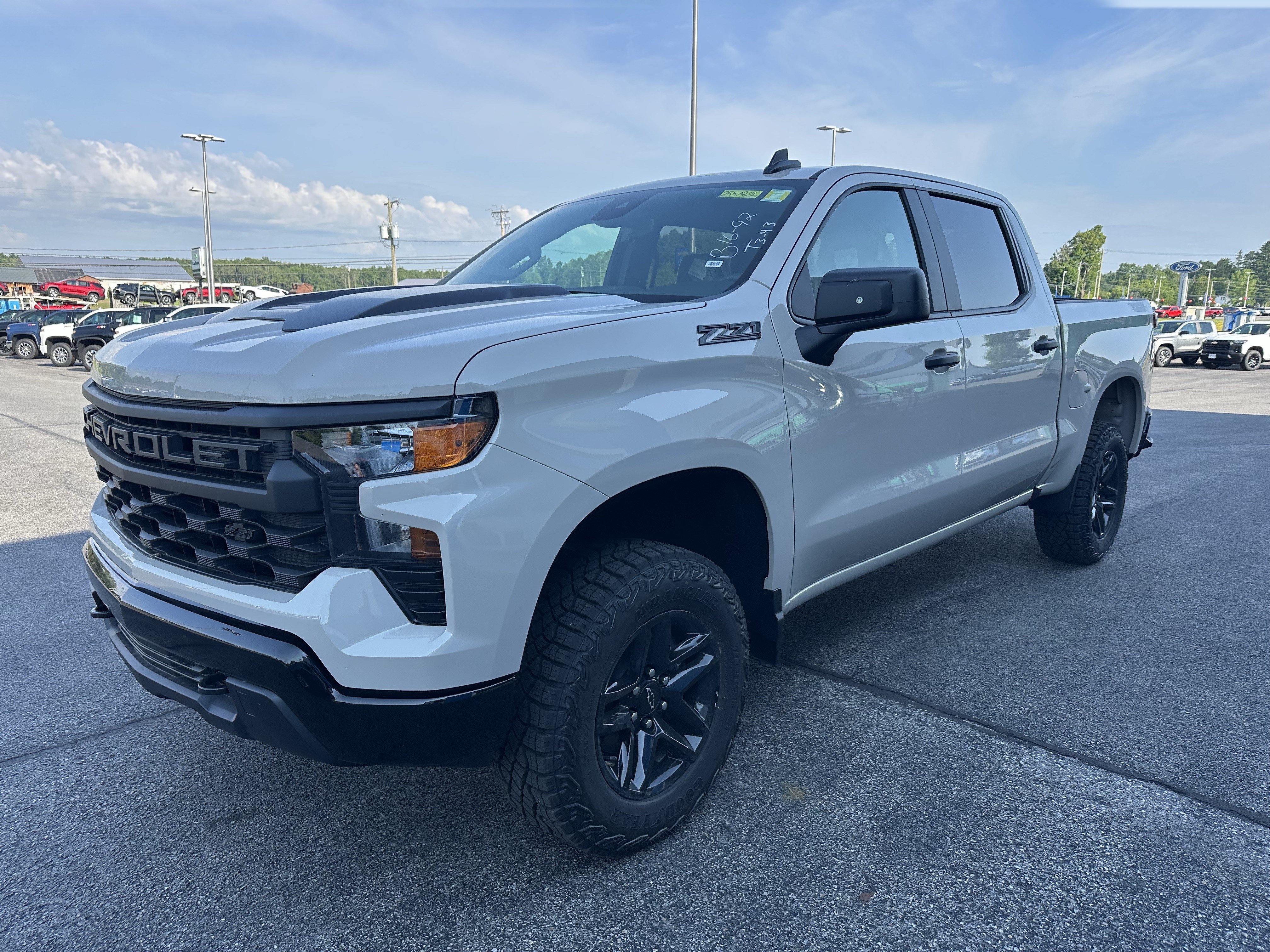 New 2026 Chevrolet Silverado 1500 Custom Trail Boss w/ Dark Appearance Package AWD/4WD image 2