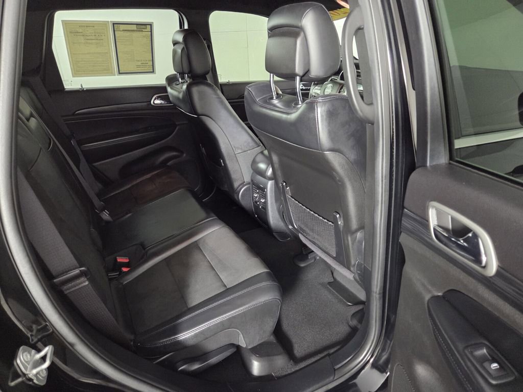 Certified 2019 Jeep Grand Cherokee Laredo w/ Laredo X Package image 27