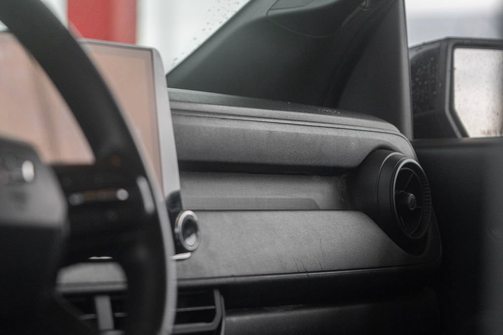 Used 2024 Chevrolet Colorado Trail Boss w/ Technology Package image 24