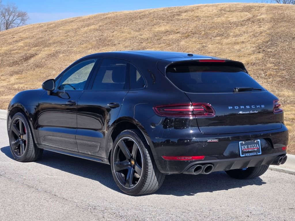 Used 2017 Porsche Macan Turbo image 3