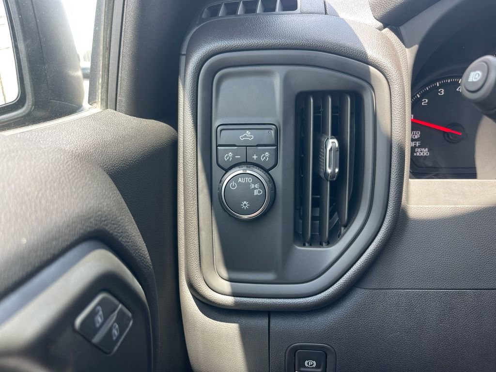 Used 2024 Chevrolet Silverado 1500 Custom image 20