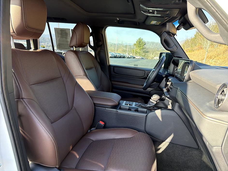 Certified 2024 Toyota Land Cruiser Base image 20