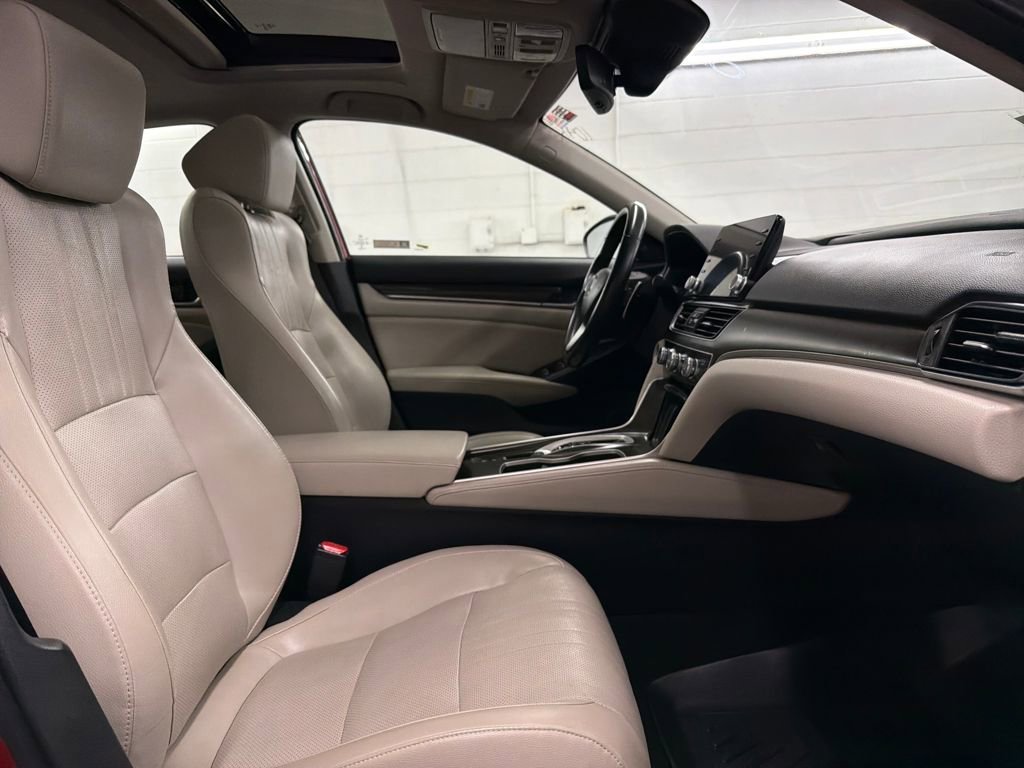 Used 2018 Honda Accord Touring image 27