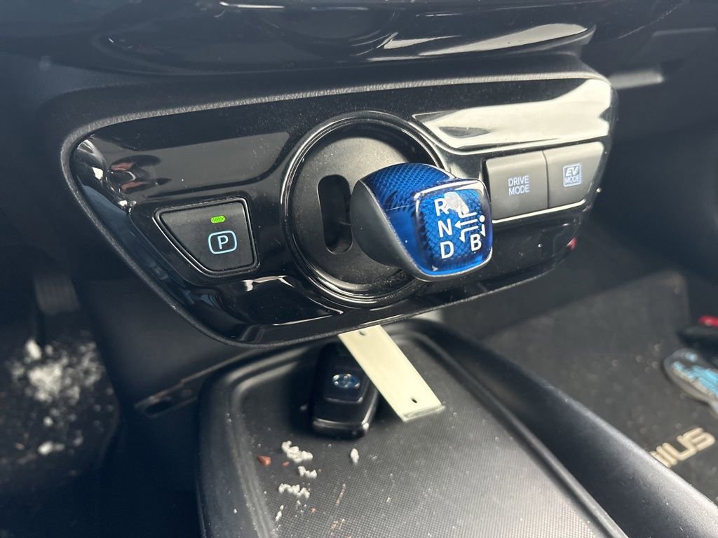 Used 2021 Toyota Prius LE image 24