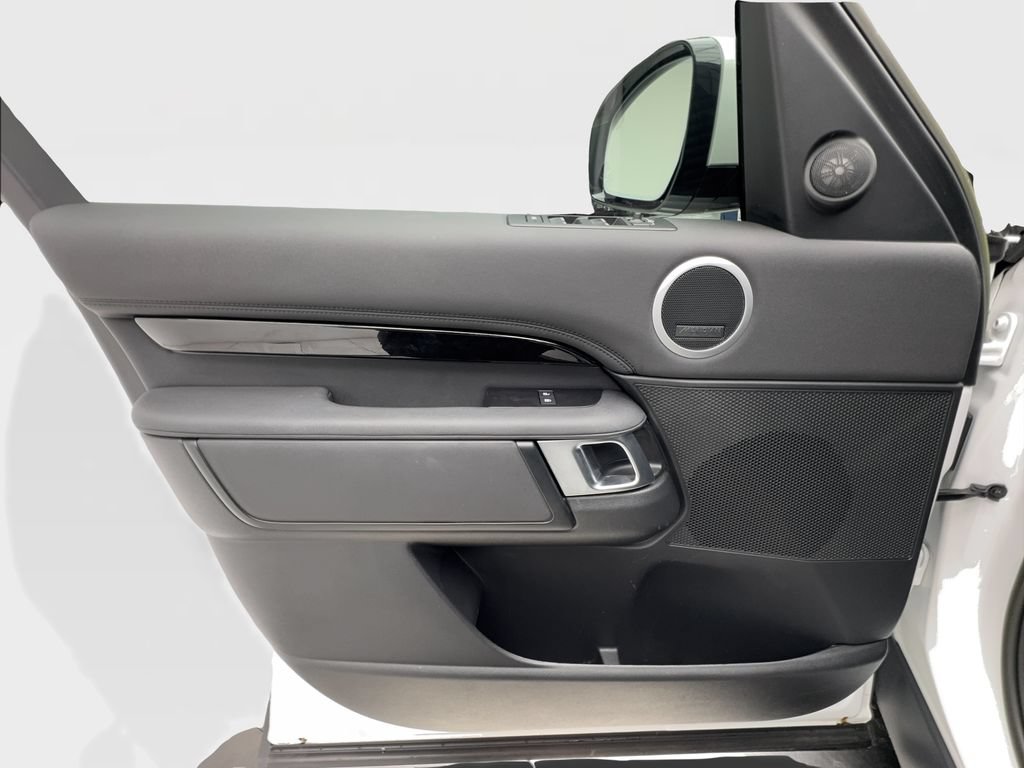 Used 2023 Land Rover Discovery S AWD/4WD image 23