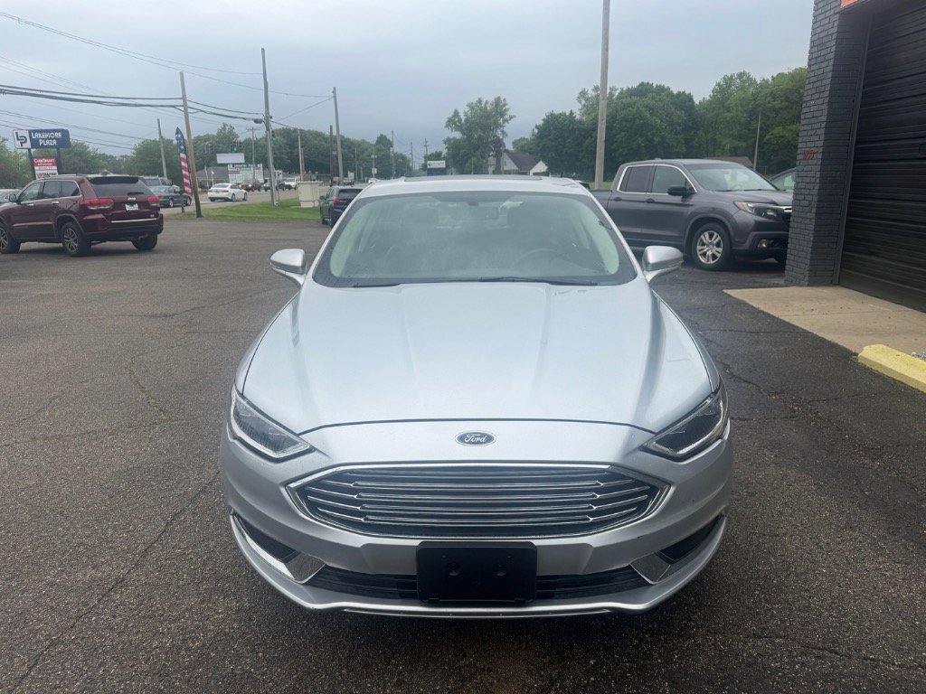 Used 2018 Ford Fusion SE w/ Fusion SE Technology Package AWD/4WD image 3