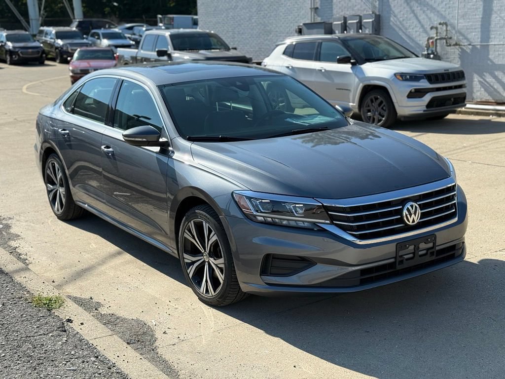 Used 2021 Volkswagen Passat 2.0T SE FWD image 4