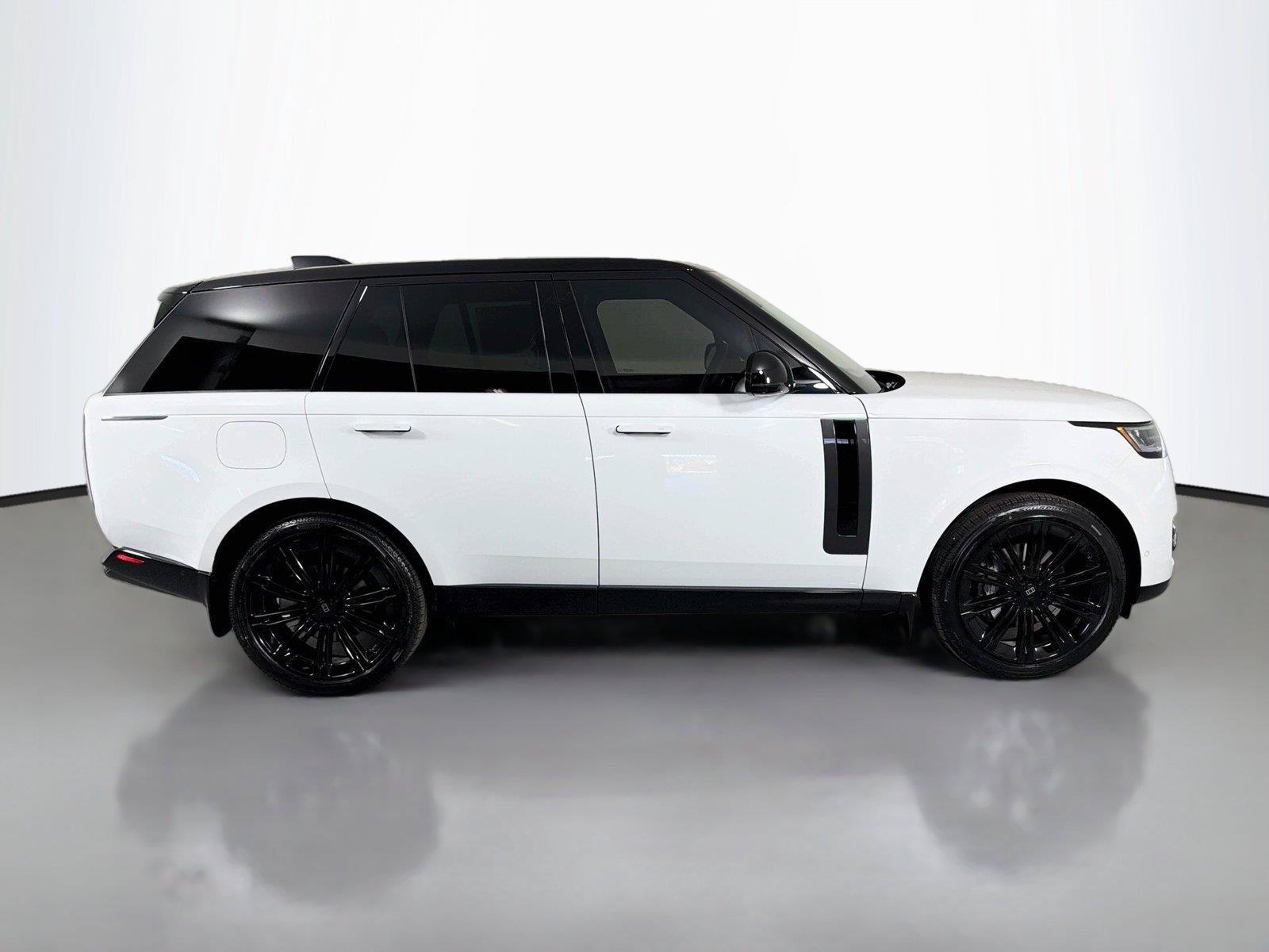 New 2027 Land Rover Range Rover SE AWD/4WD image 4
