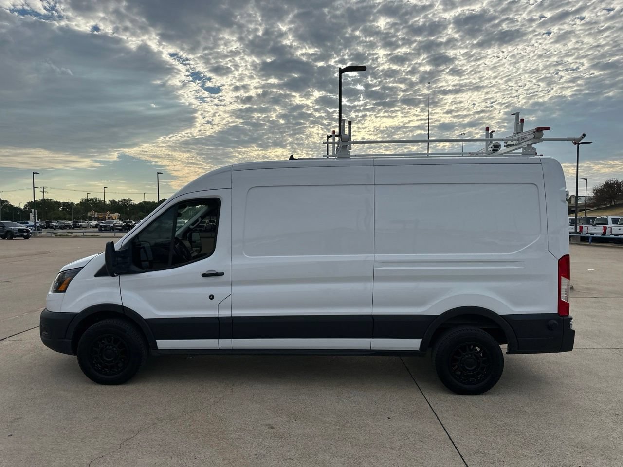 Used 2024 Ford Transit 350 148 Medium Roof RWD image 10