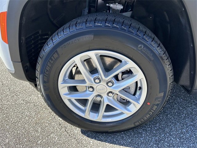 New 2025 Jeep Grand Cherokee L Laredo w/ Luxury Tech Group I image 11
