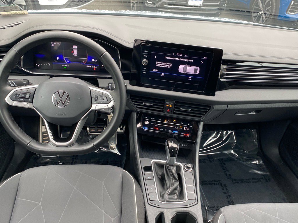 Certified 2025 Volkswagen Jetta Sport image 14