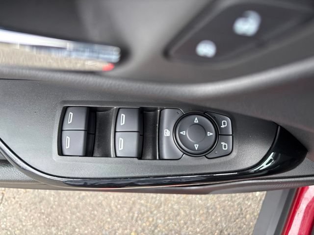 Used 2025 Chevrolet Trax LT w/ Sunroof Package FWD image 12