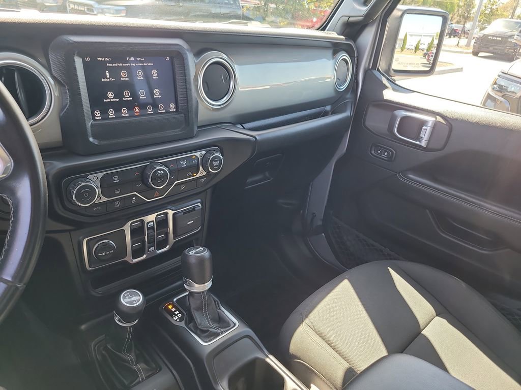 Used 2019 Jeep Wrangler Unlimited Sahara image 17