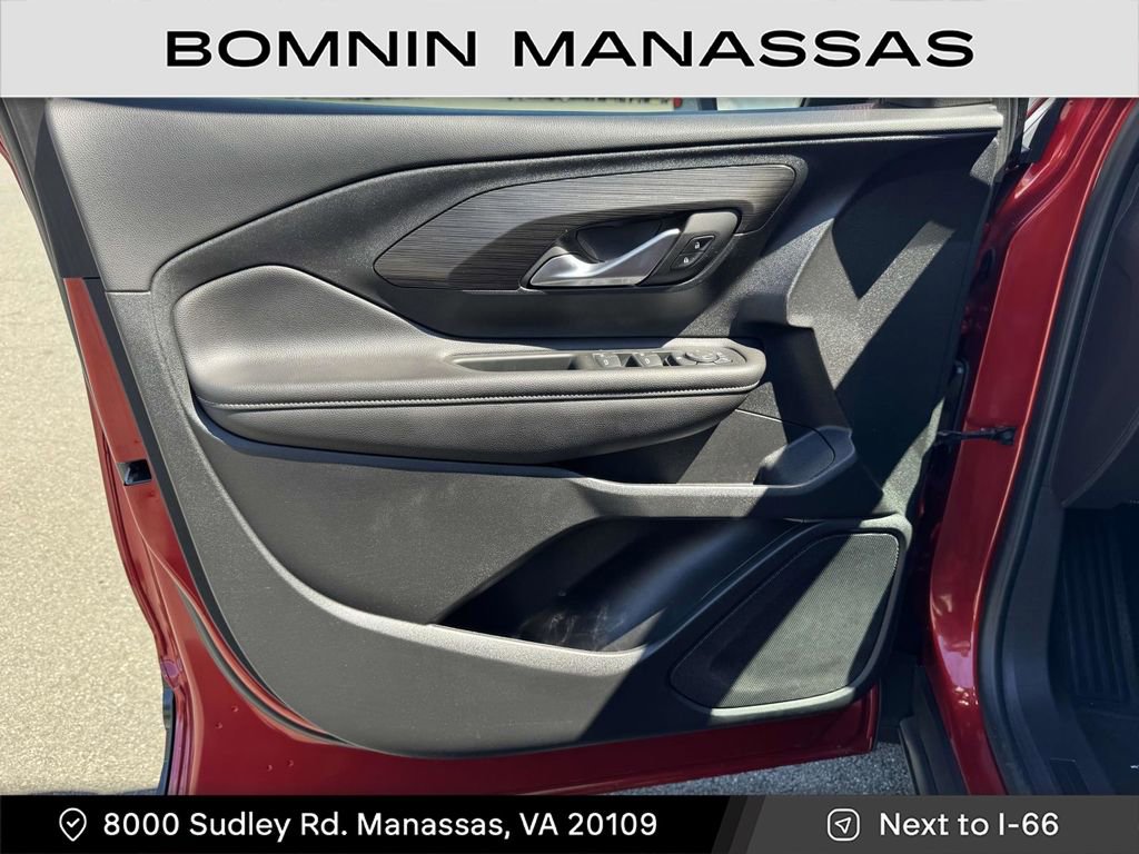 Used 2022 GMC Terrain SLE w/ LPO, Cargo Package image 8