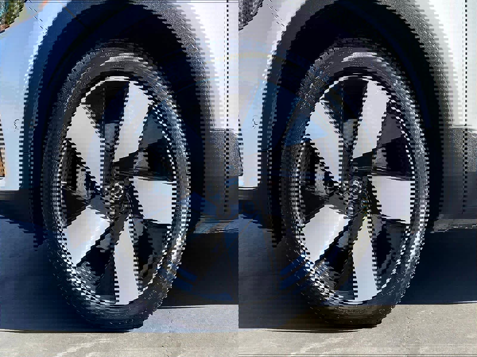 Used 2023 Volvo C40 P8 Recharge Ultimate image 12