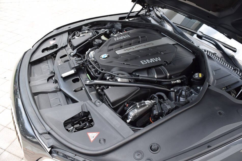 Used 2015 BMW 750i RWD image 93