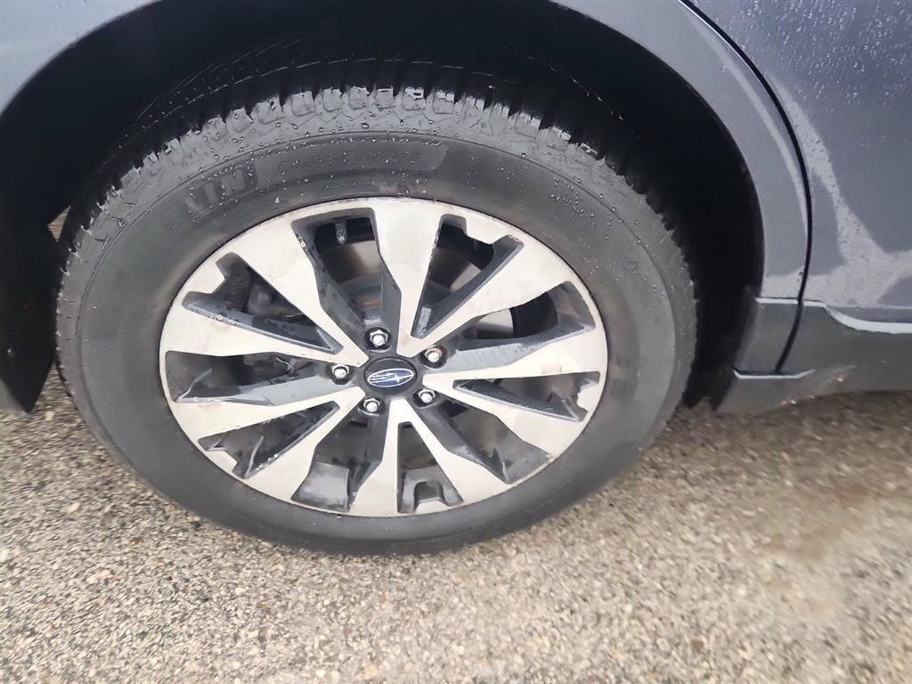 Used 2016 Subaru Outback 2.5i Limited AWD/4WD image 3