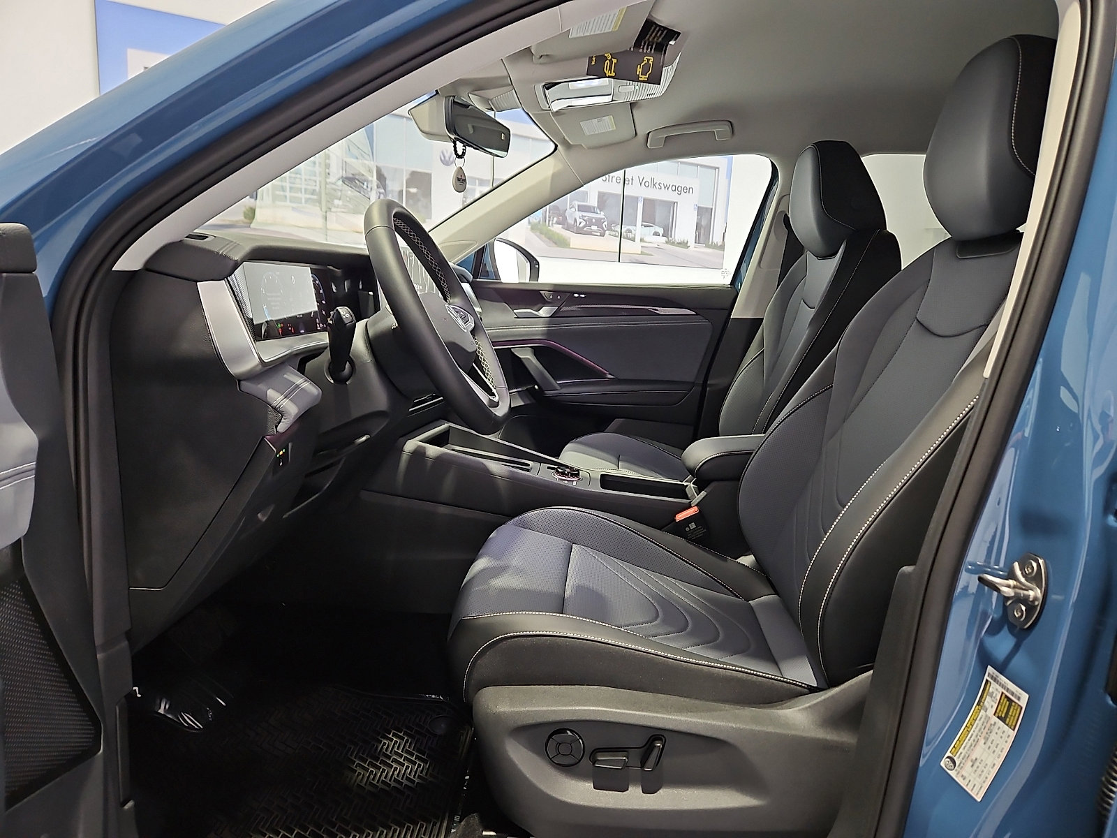 New 2026 Volkswagen Tiguan SE image 12