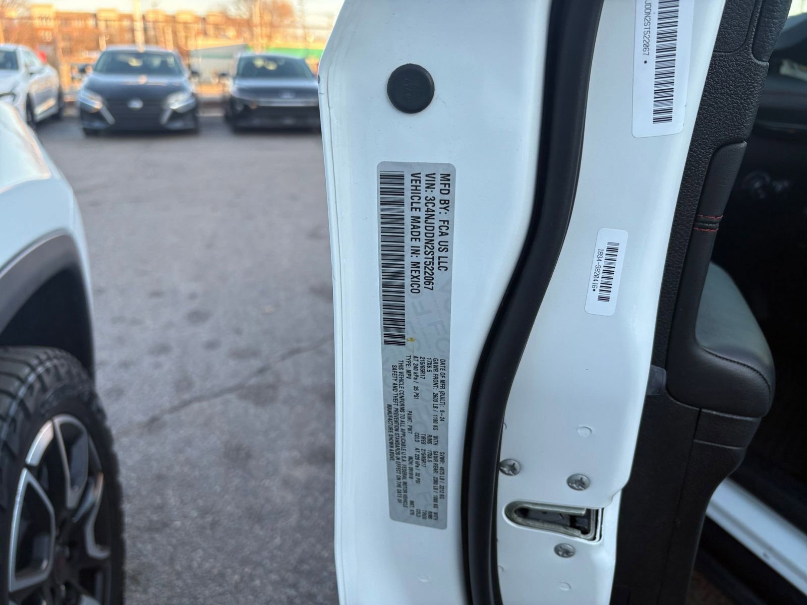 Used 2025 Jeep Compass Trailhawk image 28