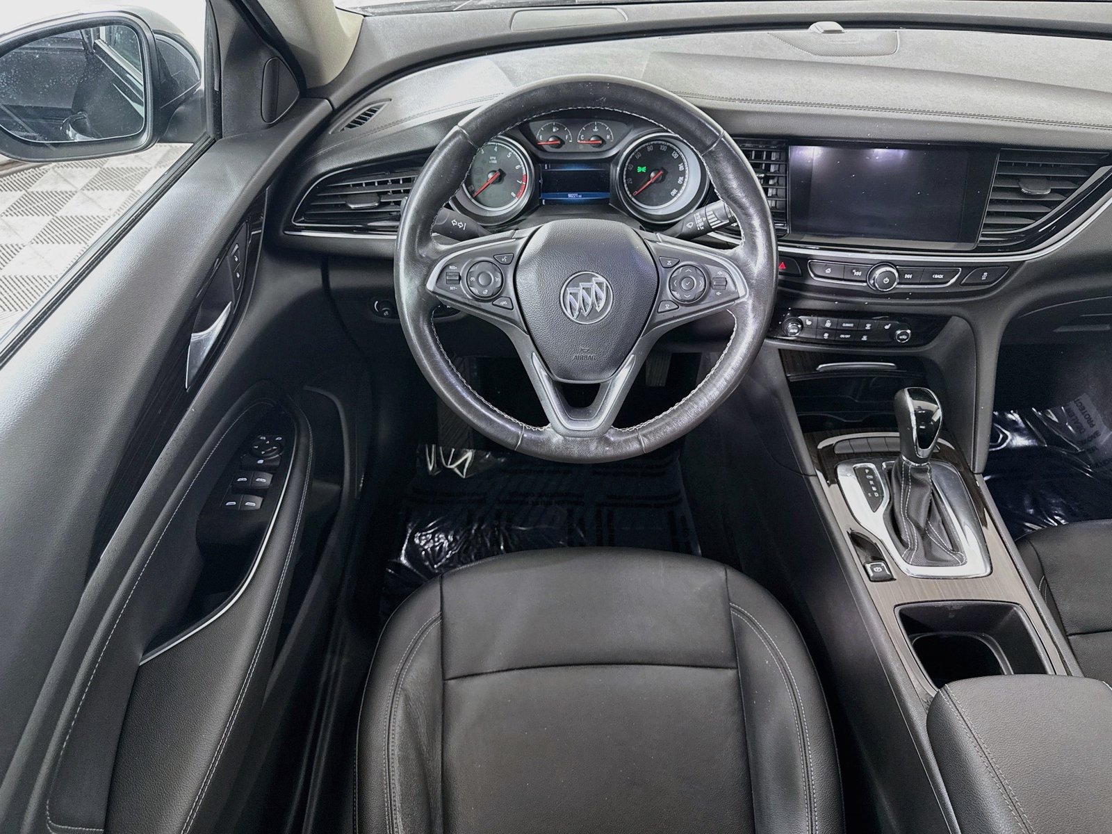 Used 2018 Buick Regal Essence w/ Sights and Sounds Package AWD/4WD image 22