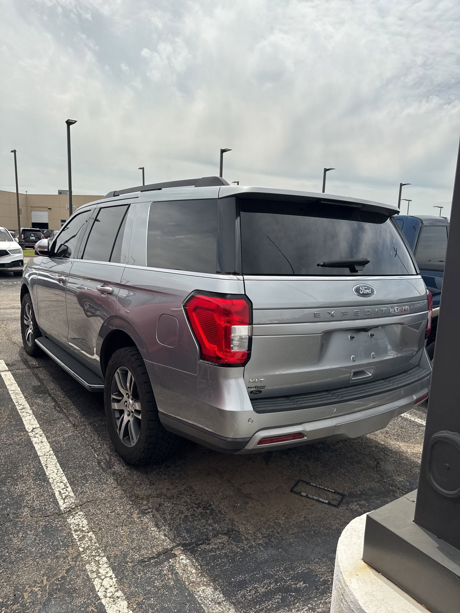 Used 2022 Ford Expedition XLT AWD/4WD image 4