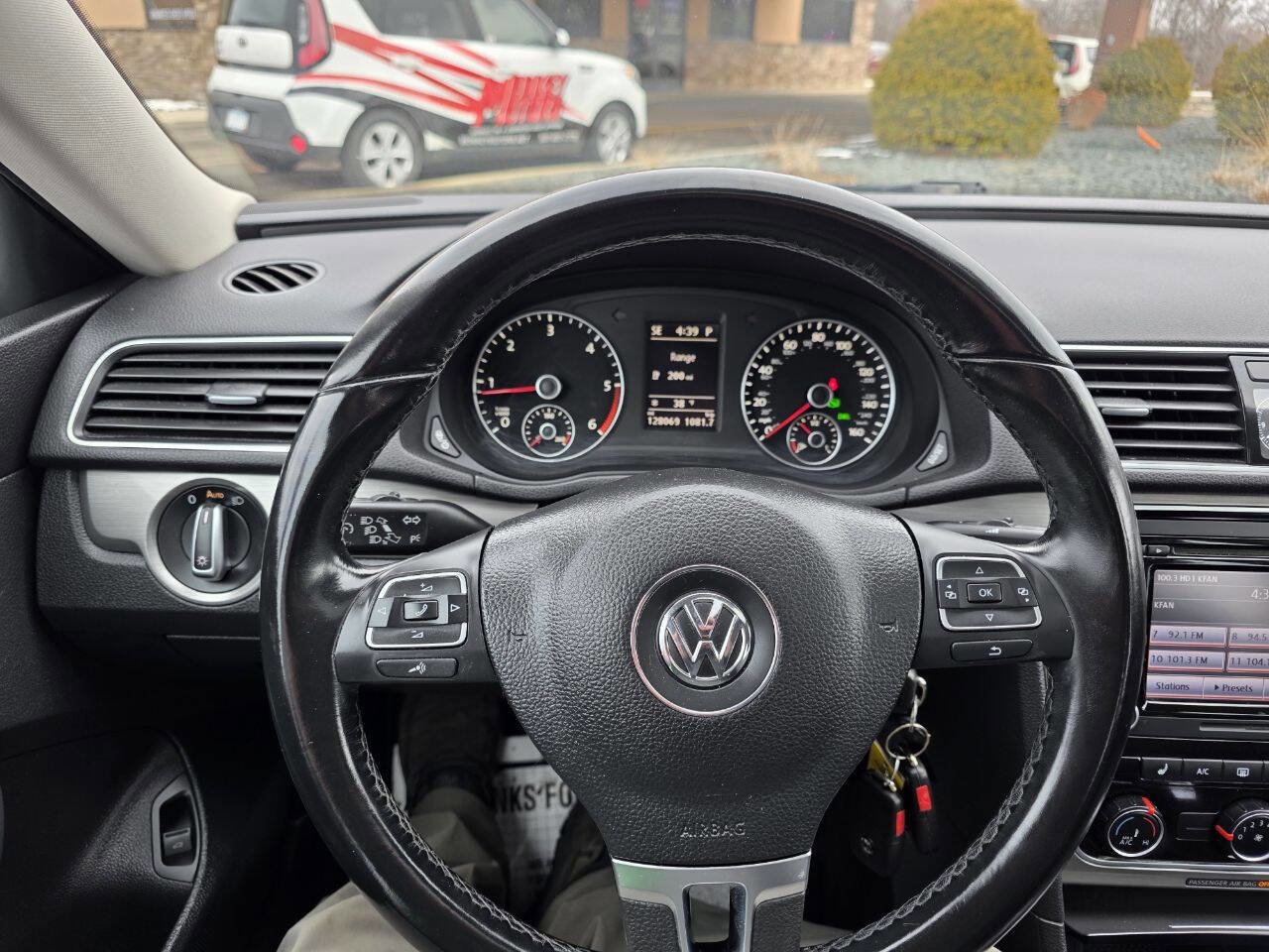Used 2015 Volkswagen Passat TDI SE image 16