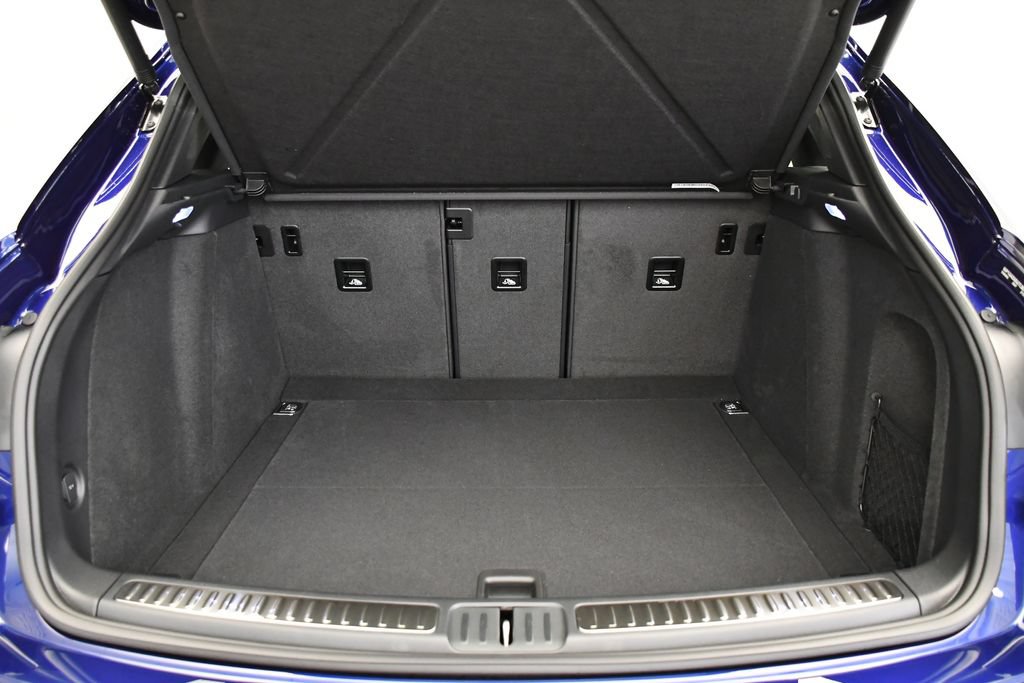 Certified 2026 Porsche Macan AWD/4WD image 57