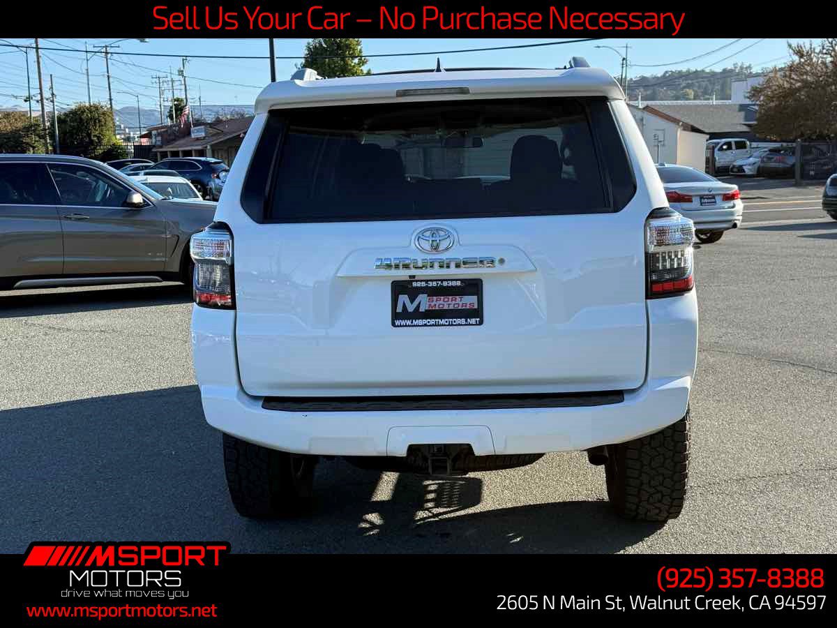 Used 2018 Toyota 4Runner SR5 AWD/4WD image 5