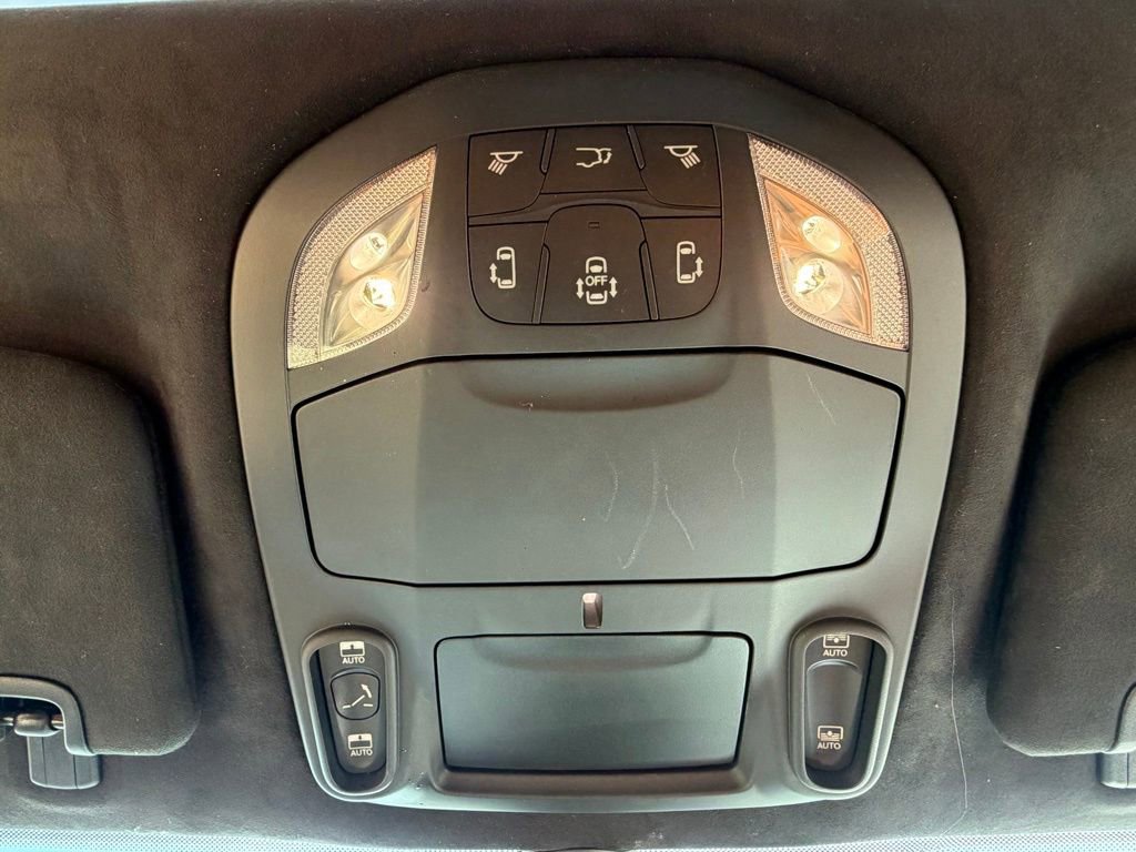 Used 2024 Chrysler Pacifica Pinnacle FWD image 34