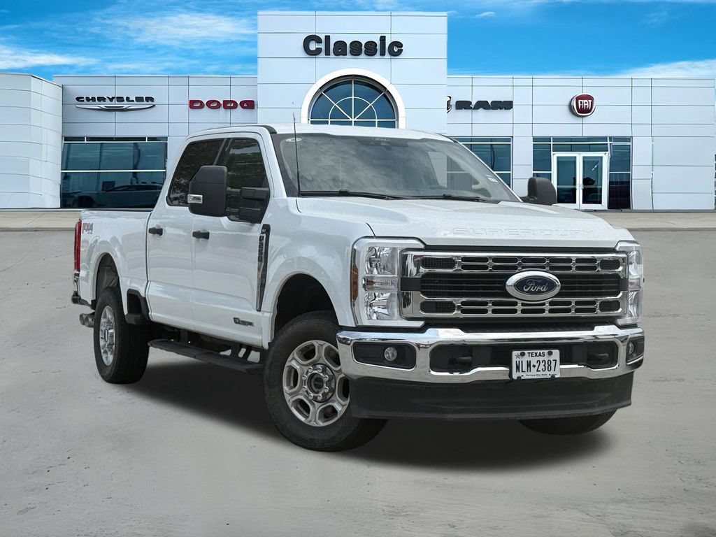 Used 2025 Ford F250 XLT w/ FX4 Off-Road Package AWD/4WD video 1