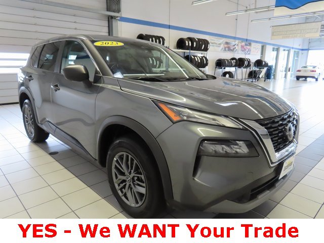 Used 2023 Nissan Rogue S image 17