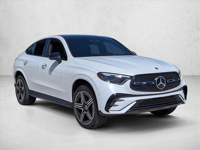 Used 2025 Mercedes-Benz GLC 300 4MATIC image 3