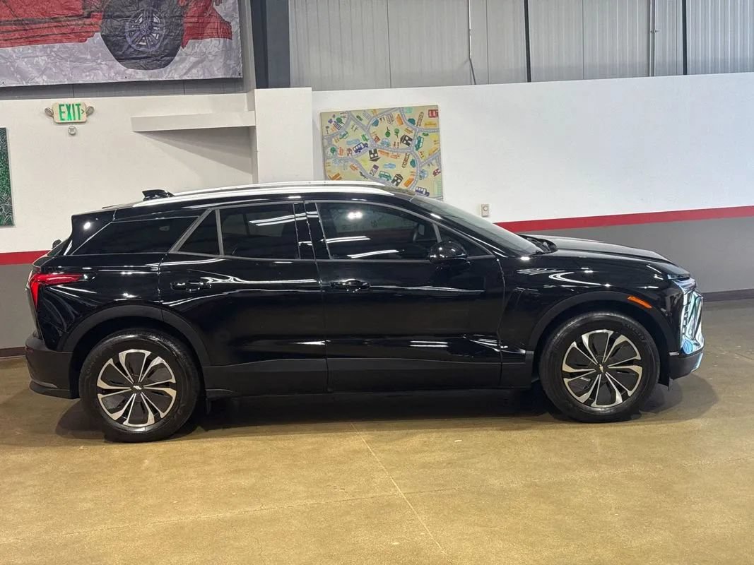 Used 2024 Chevrolet Blazer EV LT AWD/4WD image 30