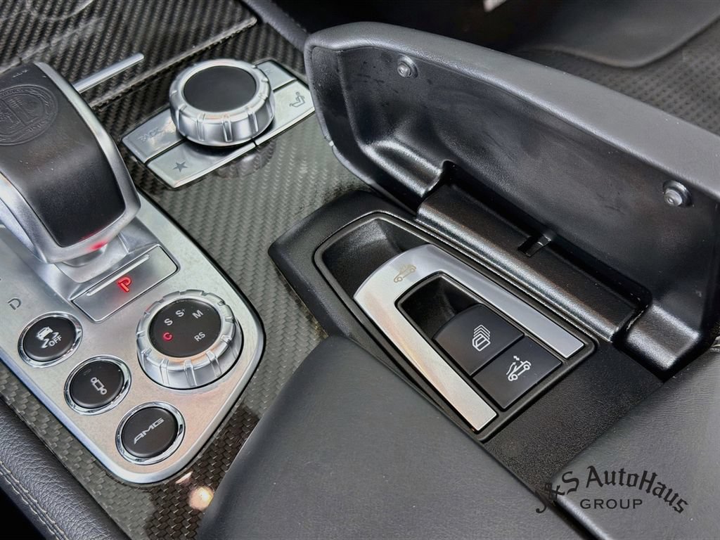 Used 2013 Mercedes-Benz SL 63 AMG image 31